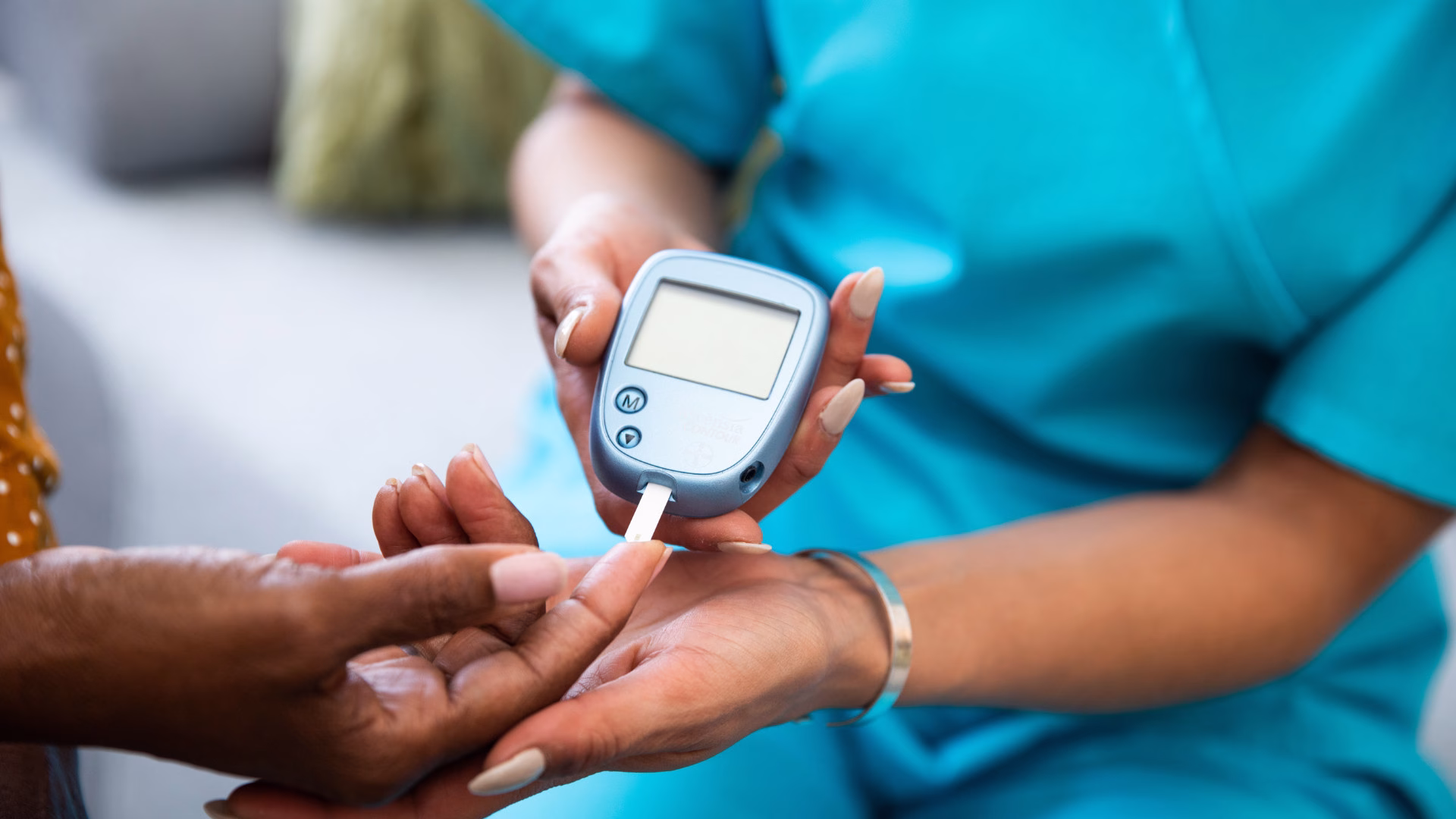 घर पर चिकित्सा उपकरण का उपयोग कैसे करें - Hindi digital medical resources by the Humanitarian Medical Organisation Developing Medicine - How to use medical equipment at home