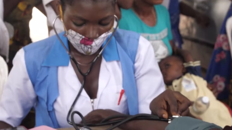 Recursos médicos digitales de la Organización Médica Humanitaria Developing Medicine - Medicina General Digital medical resources by the Humanitarian Medical Organisation Developing Medicine - General Medicine